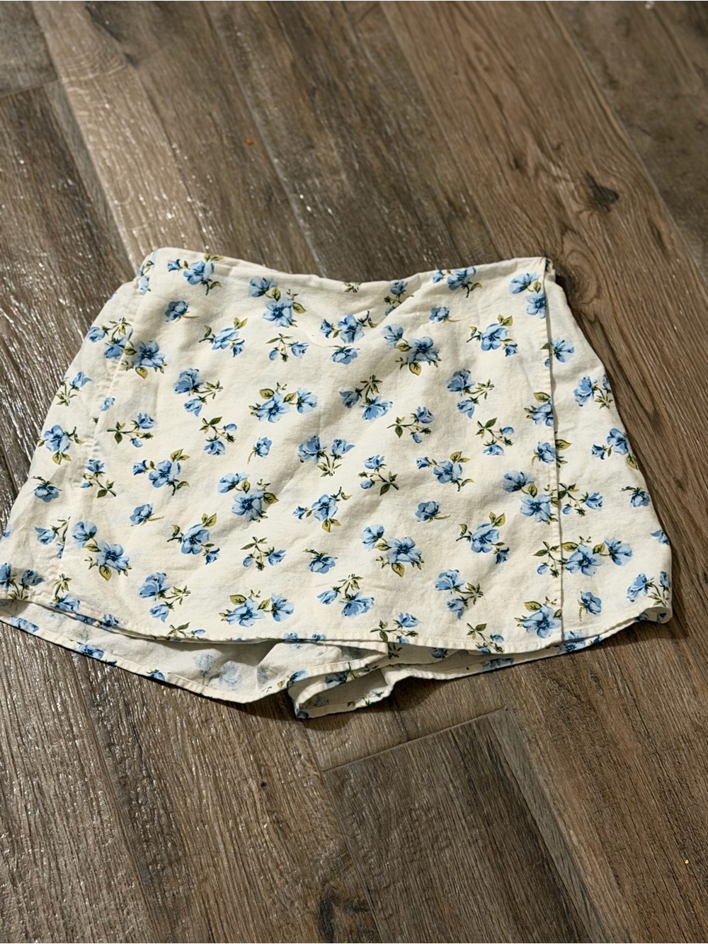 Old Navy Cream Floral Wrap-Front Skort with Blue Flowers